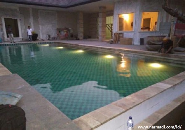 Gambar lampu Kolam Renang 2