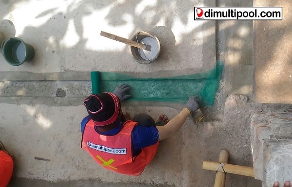 waterproofing sudut kolam renang proyek Simprug Garden