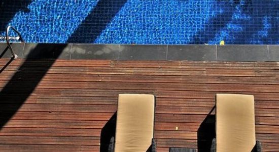 jenis decking kolam renang