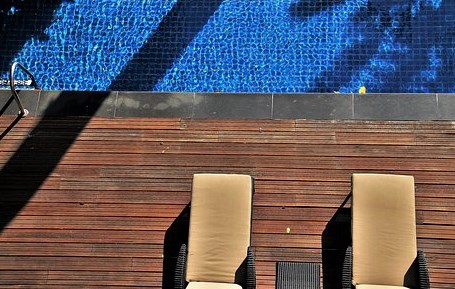 jenis decking kolam renang