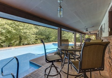 jenis decking kolam renang