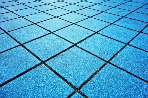 kerusakan nat kolam renang