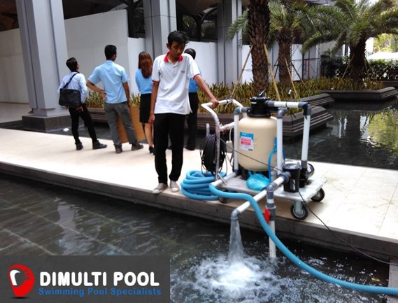 kolam renang saat kemarau