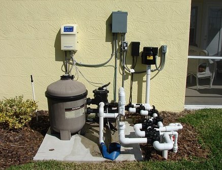 perbaikan kolam renang