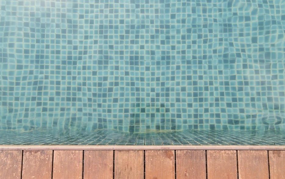 kolam renang di lantai dua.jpg2.jpg