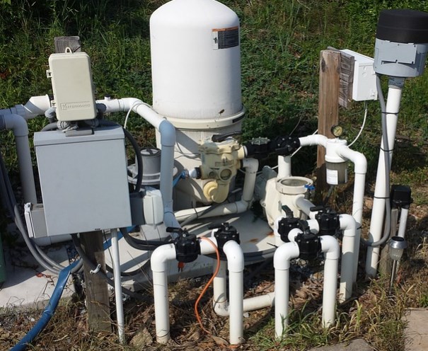 merawat filter kolam renang