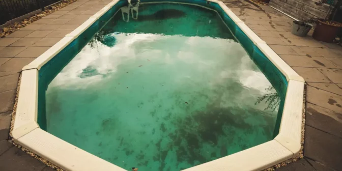 pengendapan kotoran kolam renang