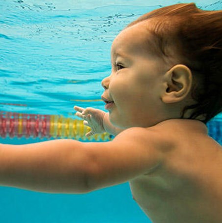 usia bayi boleh berenang