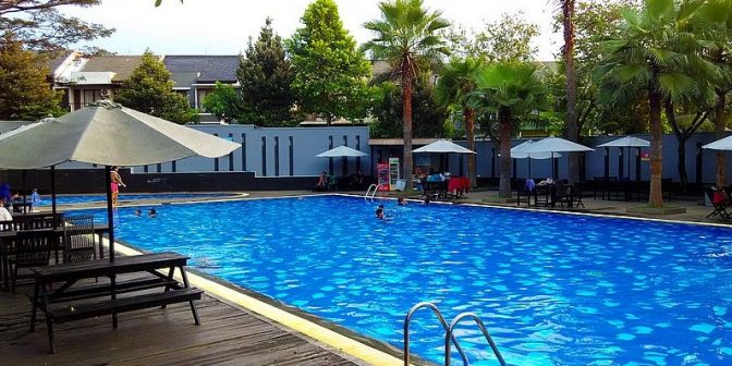 kolam renang umum di Bintaro