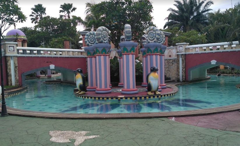 kolam renang marcopolo bogor