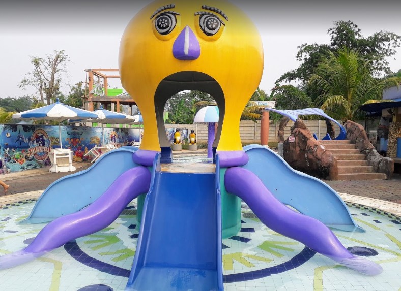 kolam renang marcopolo bogor