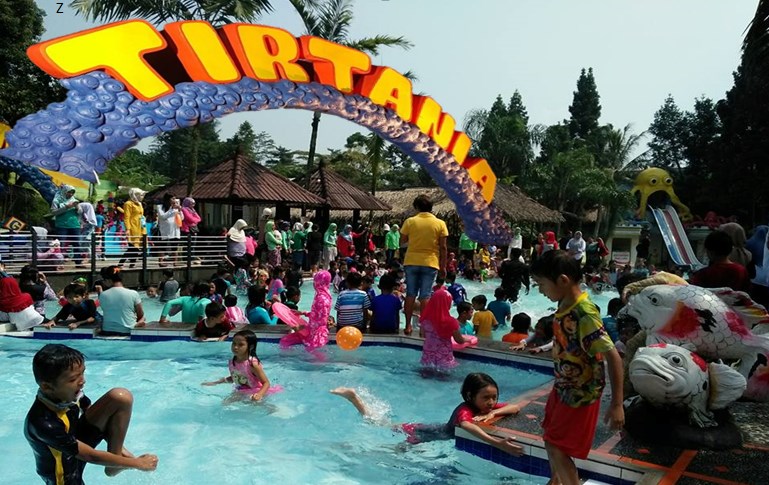 kolam renang tirtania bogor