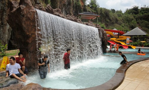 Pesona Nirwana Waterpark