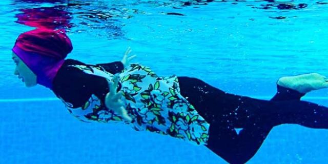 Berenang Saat Menstruasi? Begini Mitos & Faktanya