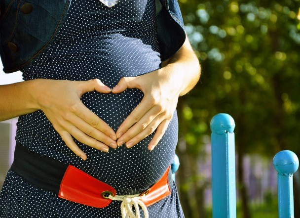 berenang saat hamil muda.jpg1.jpg