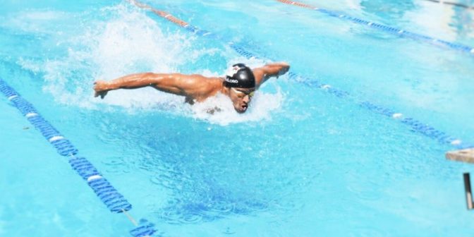 berenang gaya kupu-kupu