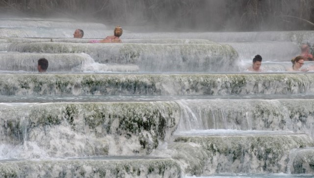 manfaat berendam air belerang