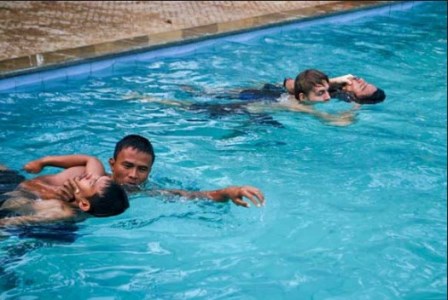 gaya renang untuk penyelamatan