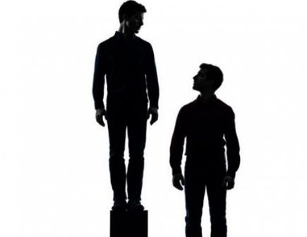 manfaat renang gaya punggung