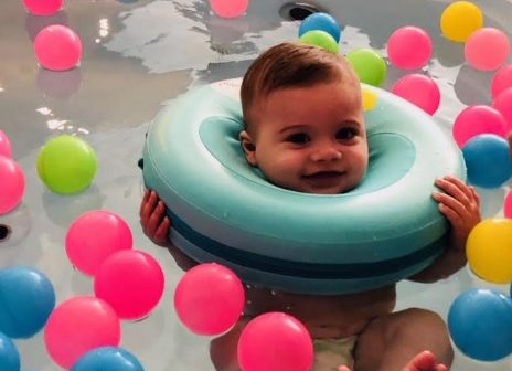 terapi renang untuk bayi