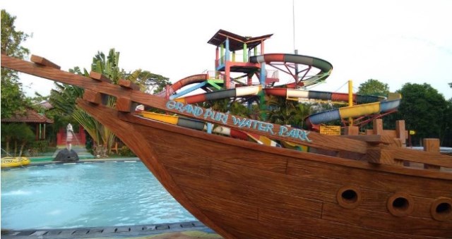 grand puri waterpark yogyakarta