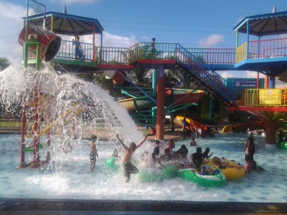 grand puri waterpark yogyakarta