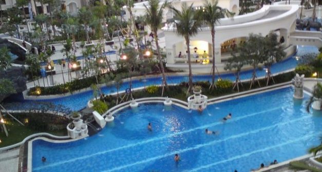 Kolam Renang Bukit Mas Surabaya