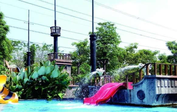 Kolam Renang Bukit Mas Surabaya