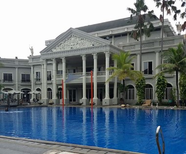 Kolam Renang Bukit Mas Surabaya