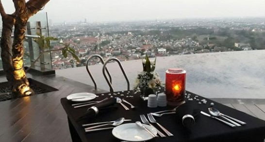 Rooftop Pool Hotel Ciputra World