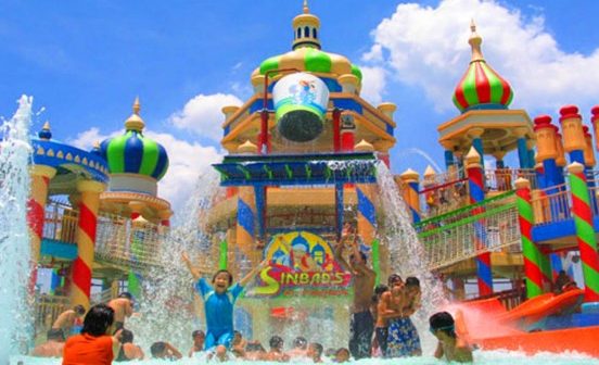 Kolam Renang Ciputra Waterpark Surabaya