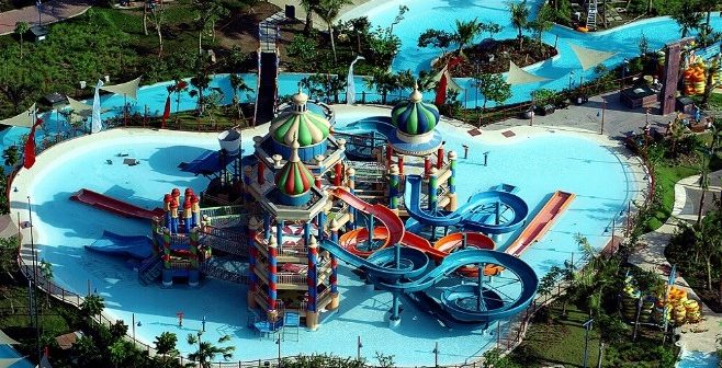 Kolam Renang Ciputra Waterpark Surabaya