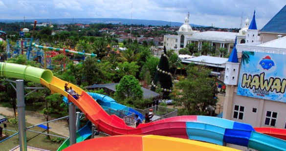 Kolam Renang Hawai Waterpark Malang