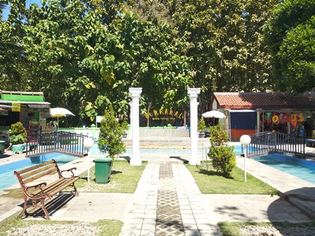 Pemandian Air Panas Alam Krakal