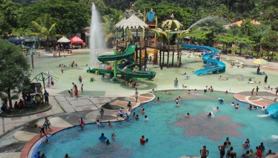 kolam renang di malang