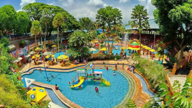 kolam renang di malang