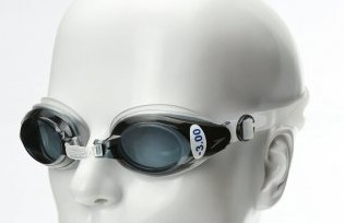 kacamata renang