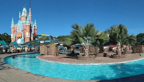 kolam renang di surabaya