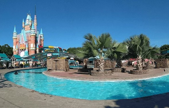 kolam renang di surabaya