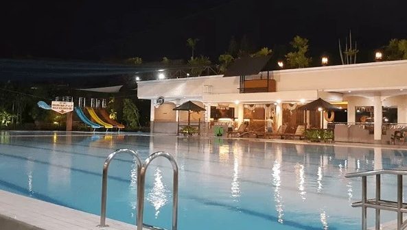 kolam renang di surabaya