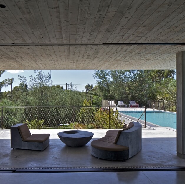 desain kolam renang di lantai 2