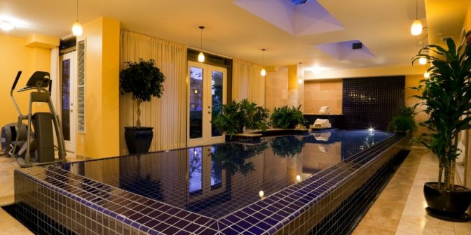 desain kolam renang indoor