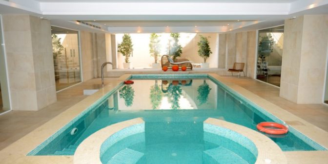 Contoh Gambar Desain Kolam Renang Indoor Minimalis