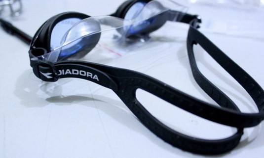 kacamata renang terbaik diadora