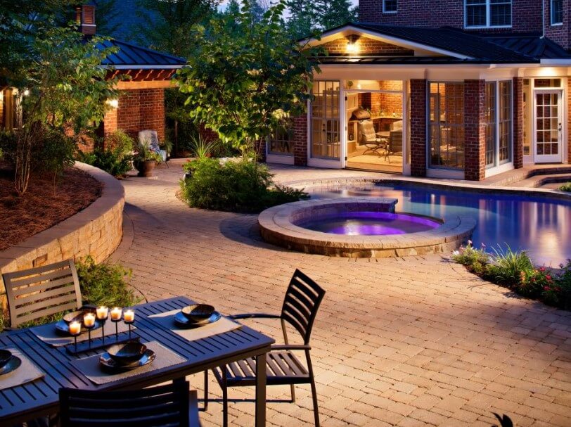 kolam renang dan taman