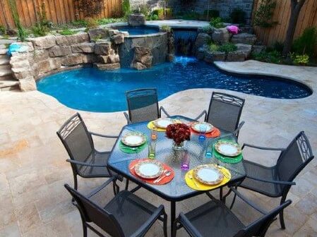 kolam renang dan taman