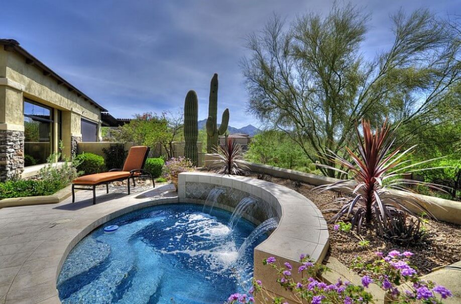 kolam renang dan taman