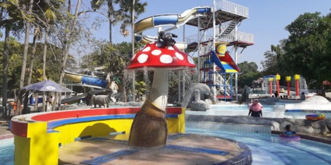 Waterboom Apita - Kolam renang di Cirebon