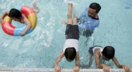 Latihan Dasar Renang Untuk Kaum Difabel