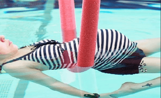 BUmil berenang - manfaat berenang untuk bumil